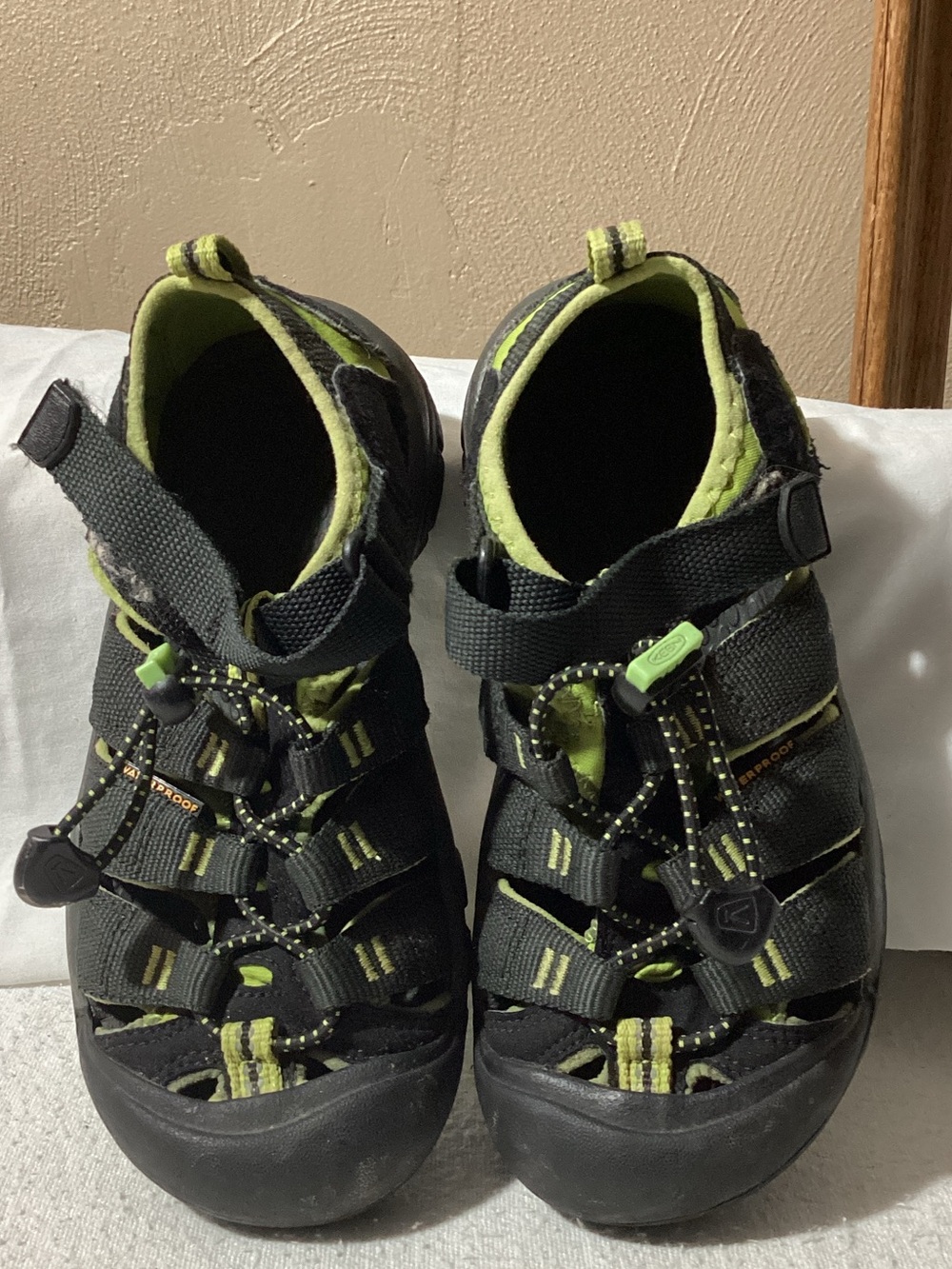 Keen Kids Black and Lime Closed-Toe Sport Sandals